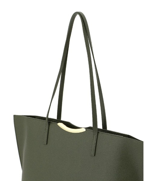Perfect Suit FActory（パーフェクトスーツファクトリー）の「金具付きト－トバッグ　ベージュ/カーキ/ブラック（トートバッグ・レディース・カーキ/ベージュ/ブラック・FREE）」の8枚目の写真