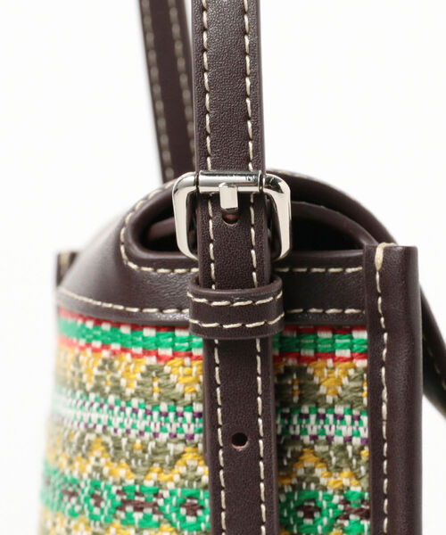 Ray BEAMS(レイビームス)の「the dilettante × Ray BEAMS / 別注 ショルダーバッグ(ショルダーバッグ・レディース・グリーン/レッド・ONE SIZE)」の11枚目の写真