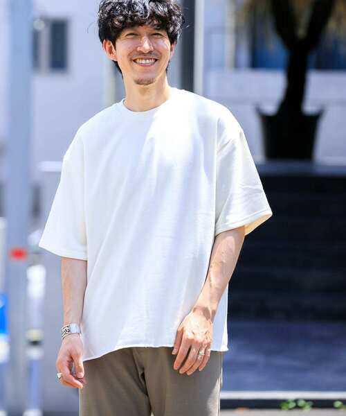 ITEMS URBANRESEARCH（アイテムズ アーバンリサーチ）の「ミニ裏毛 半袖リブTシャツ（Tシャツ/カットソー・メンズ・ベージュ/ピンク/オフホワイト/ブラウン・LARGE/MEDIUM）」の2枚目の写真