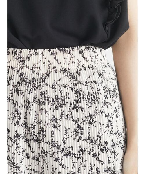 RAY CASSIN FAVORI（レイカズンフェバリ）の「・RAY CASSIN フラワーｐｔプリーツパンツ＊（その他パンツ・レディース・ブラック/オフホワイト・FREE）」の18枚目の写真