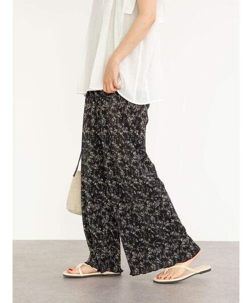 RAY CASSIN FAVORI（レイカズンフェバリ）の「・RAY CASSIN フラワーｐｔプリーツパンツ＊（その他パンツ・レディース・ブラック/オフホワイト・FREE）」の13枚目の写真