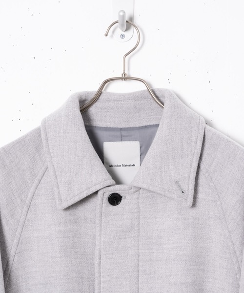Alcindor Materials（アルシンダーマテリアルズ）の「super120's lamb wool balmacaan coat/スーパー１２０’ｓラムウールバルマカーンコート（その他アウター・メンズ・ライトグレー/ネイビー・MEDIUM/LARGE）」の21枚目の写真