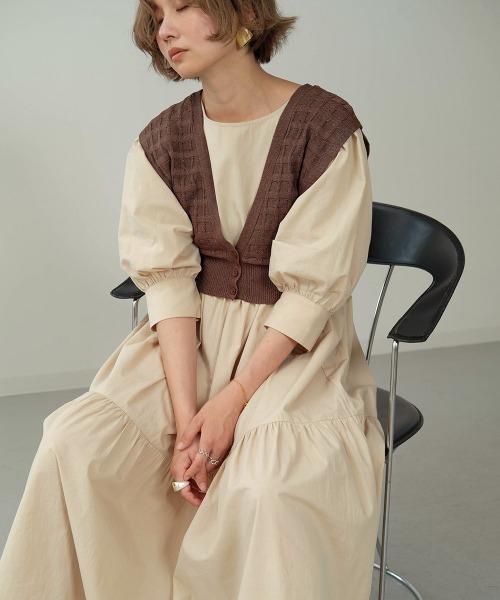 Bab（バブ）の「【WEB限定】ボリュームスリーブティアードワンピース（ワンピース・レディース・ダークブラウン/ベージュ/ブラウン・M）」の3枚目の写真