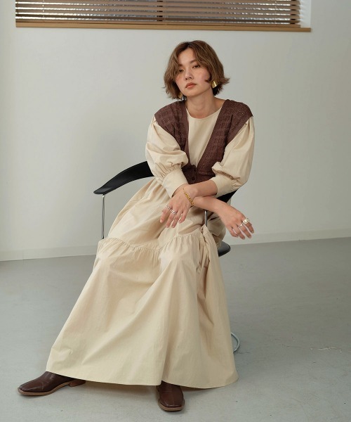 Bab（バブ）の「【WEB限定】ボリュームスリーブティアードワンピース（ワンピース・レディース・ダークブラウン/ベージュ/ブラウン・M）」の6枚目の写真