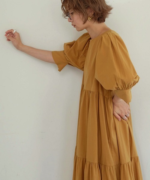 Bab（バブ）の「【WEB限定】ボリュームスリーブティアードワンピース（ワンピース・レディース・ダークブラウン/ベージュ/ブラウン・M）」の15枚目の写真