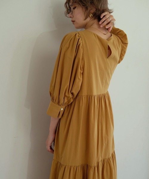 Bab（バブ）の「【WEB限定】ボリュームスリーブティアードワンピース（ワンピース・レディース・ダークブラウン/ベージュ/ブラウン・M）」の16枚目の写真