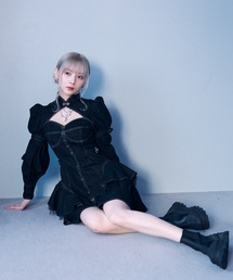 デニムコルセットチャイナワンピースを使った人気ファッション