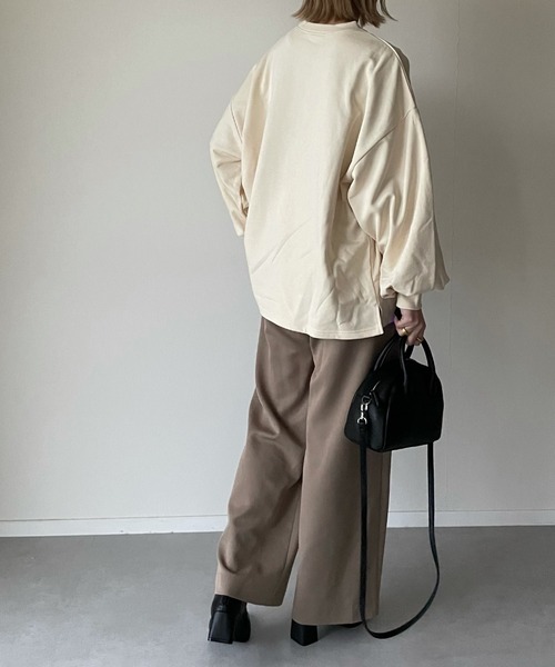 y/m by misato（イムバイミサト）の「ボリュームスリーブスウェットトップス（スウェット・レディース・ライトパープル/アイボリー/ベージュ・FREE）」の10枚目の写真