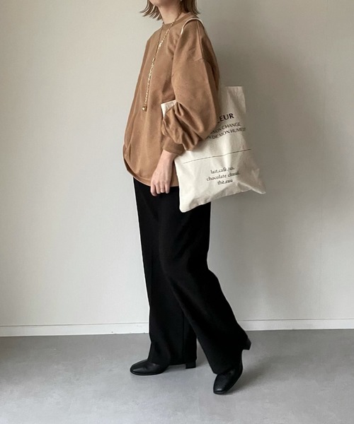 y/m by misato（イムバイミサト）の「ボリュームスリーブスウェットトップス（スウェット・レディース・ライトパープル/アイボリー/ベージュ・FREE）」の12枚目の写真