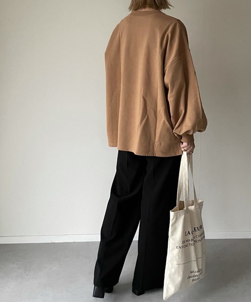 y/m by misato（イムバイミサト）の「ボリュームスリーブスウェットトップス（スウェット・レディース・ライトパープル/アイボリー/ベージュ・FREE）」の14枚目の写真