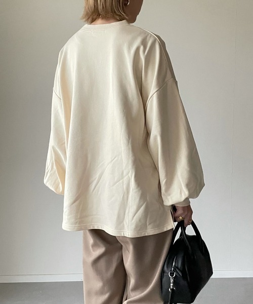 y/m by misato（イムバイミサト）の「ボリュームスリーブスウェットトップス（スウェット・レディース・ライトパープル/アイボリー/ベージュ・FREE）」の6枚目の写真