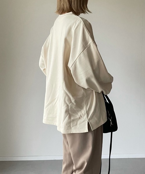 y/m by misato（イムバイミサト）の「ボリュームスリーブスウェットトップス（スウェット・レディース・ライトパープル/アイボリー/ベージュ・FREE）」の5枚目の写真