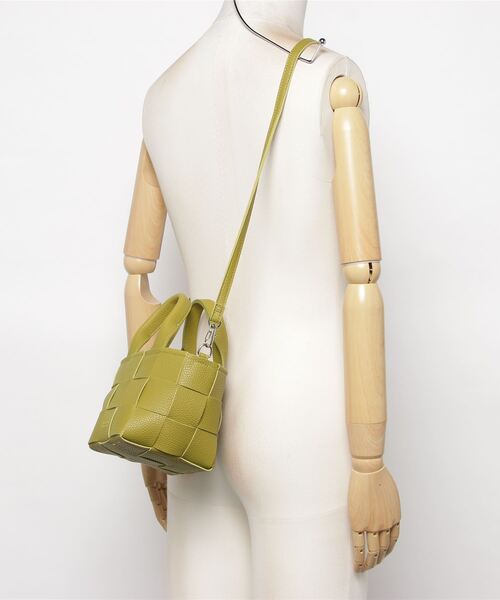 favori（ファヴォリ）の「EM:fovori　メッシュ編み　ミニ　2WAY　ショルダー　軽量（ショルダーバッグ・レディース・ブラック/ライトグリーン/アイボリー/モカ/ライラック/マスタード/グリーン/シルバー・FREE）」の14枚目の写真