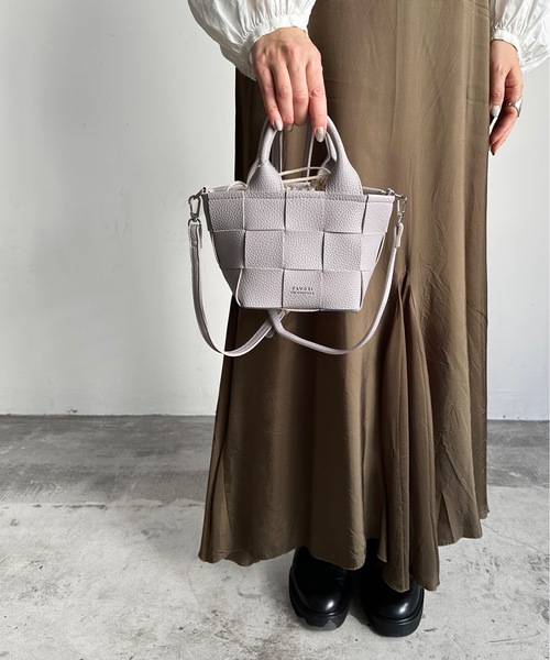 favori（ファヴォリ）の「EM:fovori　メッシュ編み　ミニ　2WAY　ショルダー　軽量（ショルダーバッグ・レディース・ブラック/ライトグリーン/アイボリー/モカ/ライラック/マスタード/グリーン/シルバー・FREE）」の6枚目の写真