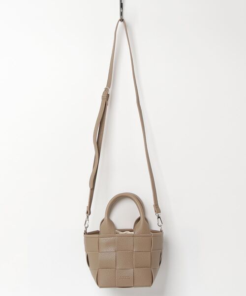 favori（ファヴォリ）の「EM:fovori　メッシュ編み　ミニ　2WAY　ショルダー　軽量（ショルダーバッグ・レディース・ブラック/ライトグリーン/アイボリー/モカ/ライラック/マスタード/グリーン/シルバー・FREE）」の16枚目の写真