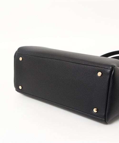 NATURAL BEAUTY BASIC（ナチュラルビューティーベーシック）の「ライトウエイト２ＷＡＹハンドルトート（トートバッグ・レディース・オフホワイト/ベージュ/ブラック・ﾌﾘ-）」の7枚目の写真