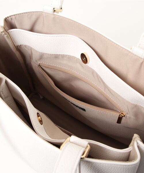 NATURAL BEAUTY BASIC（ナチュラルビューティーベーシック）の「ライトウエイト２ＷＡＹハンドルトート（トートバッグ・レディース・オフホワイト/ベージュ/ブラック・ﾌﾘ-）」の9枚目の写真