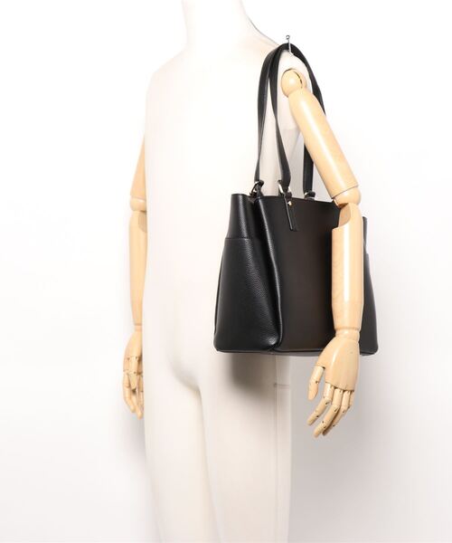 NATURAL BEAUTY BASIC（ナチュラルビューティーベーシック）の「ライトウエイト２ＷＡＹハンドルトート（トートバッグ・レディース・オフホワイト/ベージュ/ブラック・ﾌﾘ-）」の11枚目の写真