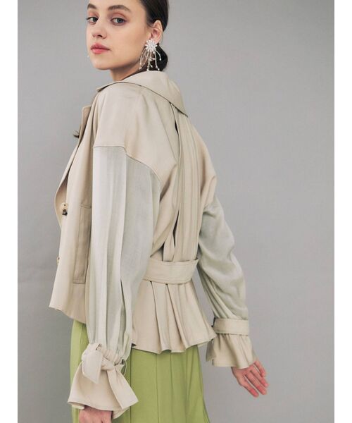 MERCURYDUO(マーキュリーデュオ)の「シアースリーブショートトレンチコート(トレンチコート・レディース・ベージュ・FREE)」の5枚目の写真