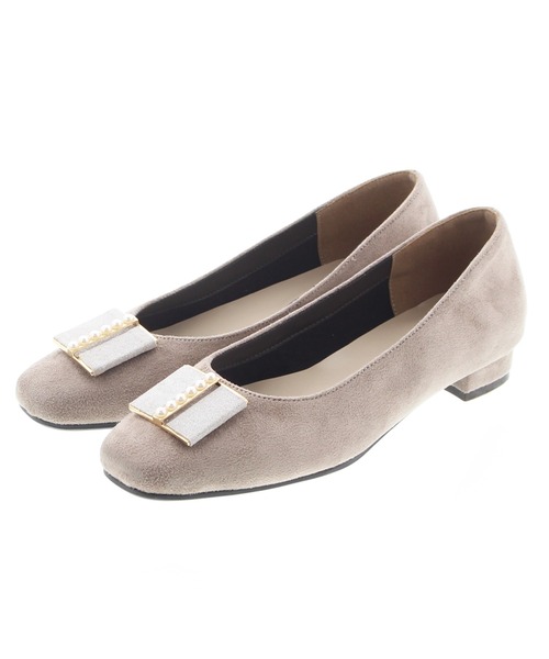 JELLY BEANS(ジェリービーンズ)の「【WEB限定】パールフラットリボンパンプス(217-3235)JELLY BEANS(ジェリービーンズ)(パンプス・レディース・グレイッシュベージュ/ブラック系・23/24/22.5/24.5/23.5)」の1枚目の写真