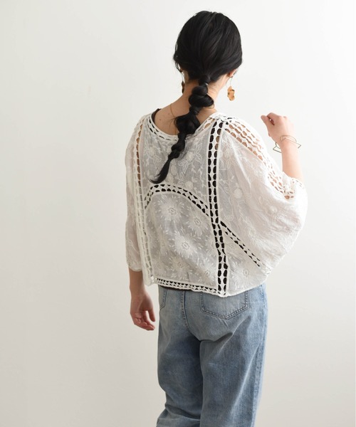 LHELBIE(レルビエ)の「カットワークレース刺繍カーディガン(その他トップス・レディース・ブラック/オフホワイト/ライトベージュ・M)」の4枚目の写真