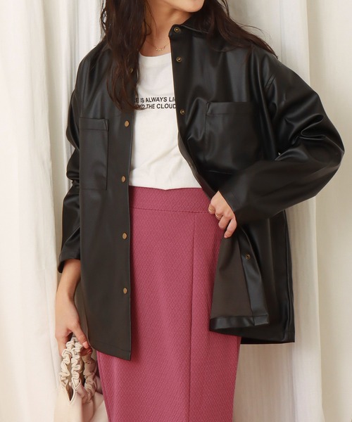 libelle more（リベル モア）の「フェイクレザーシャツジャケット（シャツ/ブラウス・レディース・ベージュ/ブラウン/ブラック/ライトカーキ・M/L）」の2枚目の写真