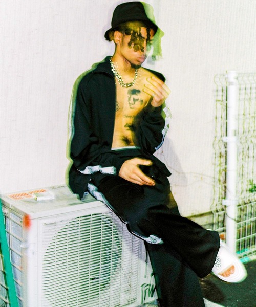 MYne(マイン)の「MYne マイン / MYne Jacquard Tape Track Jacket セットアップジャージ / G08JK017(ブルゾン・メンズ・ブラック/カーキ・MEDIUM/LARGE)」の2枚目の写真