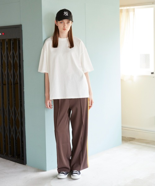 flaner（フラネ）の「Side line jersey pants/サイドラインジャージパンツ（その他パンツ・レディース・ブラウン/カーキ/ナチュラル・SMALL/MEDIUM/LARGE）」の8枚目の写真