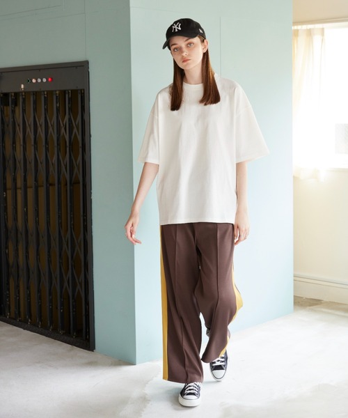 flaner（フラネ）の「Side line jersey pants/サイドラインジャージパンツ（その他パンツ・レディース・ブラウン/カーキ/ナチュラル・SMALL/MEDIUM/LARGE）」の9枚目の写真