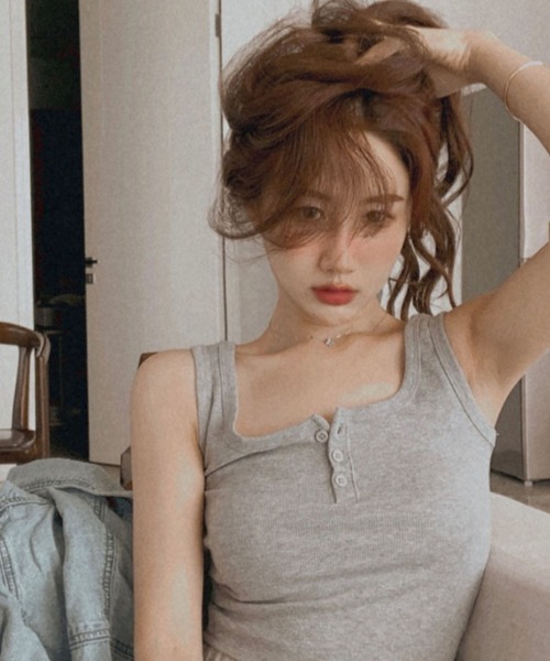 meJane（ミージェーン）の「ヘンリ―ネックショート丈カットソー（タンクトップ・レディース・ブラック/グレー/ホワイト・FREE）」の22枚目の写真