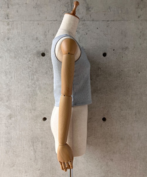 meJane（ミージェーン）の「ヘンリ―ネックショート丈カットソー（タンクトップ・レディース・ブラック/グレー/ホワイト・FREE）」の15枚目の写真