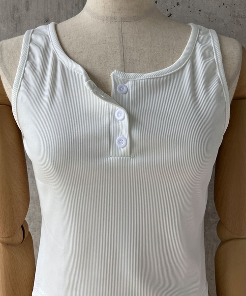 meJane（ミージェーン）の「ヘンリ―ネックショート丈カットソー（タンクトップ・レディース・ブラック/グレー/ホワイト・FREE）」の8枚目の写真