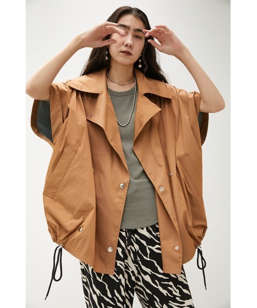 crie conforto(クリーコンフォルト)の「バイカラージレブルゾン(ブルゾン・レディース・ブラック/ベージュ・SMALL/MEDIUM)」の2枚目の写真