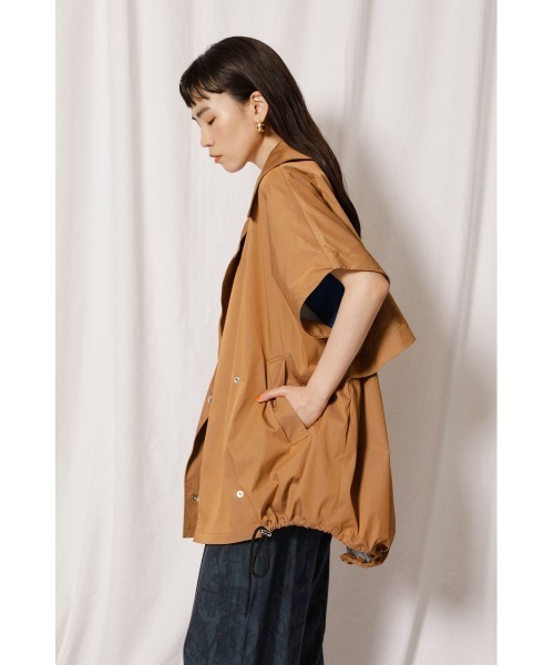crie conforto(クリーコンフォルト)の「バイカラージレブルゾン(ブルゾン・レディース・ブラック/ベージュ・SMALL/MEDIUM)」の4枚目の写真