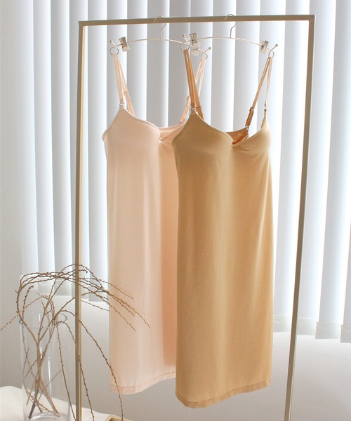 tu-hacci（ツーハッチ）の「「肌色に溶け込む血色カラー」ソフトワイヤーで楽盛り！ブラが要らないBRAIRAZU-ブライラズ-カップ付きカップ付きペチコートワンピース【ブラトップ】（インナーウェア/肌着・レディース・ブラック/サンドベージュ/アイボリー/ピンクベージュ/ラベンダー/ベージュ/ライトベージュ・LG/M/SG/L/S/MG/XL）」の13枚目の写真