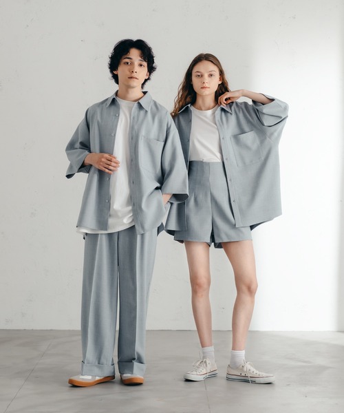 epnok(エプノック)の「サイドスリットベーシックルーズシャツ(SET UP/UNISEX)(シャツ/ブラウス・レディース・ブラック/カーキ/ブルーグレー/ライトベージュ・SMALL/MEDIUM/LARGE)」の5枚目の写真