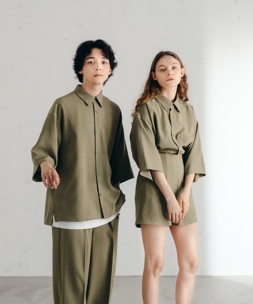 epnok(エプノック)の「サイドスリットベーシックルーズシャツ(SET UP/UNISEX)(シャツ/ブラウス・レディース・ブラック/カーキ/ブルーグレー/ライトベージュ・SMALL/MEDIUM/LARGE)」の18枚目の写真