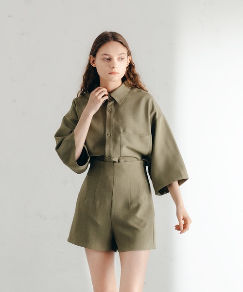 epnok(エプノック)の「サイドスリットベーシックルーズシャツ(SET UP/UNISEX)(シャツ/ブラウス・レディース・ブラック/カーキ/ブルーグレー/ライトベージュ・SMALL/MEDIUM/LARGE)」の6枚目の写真