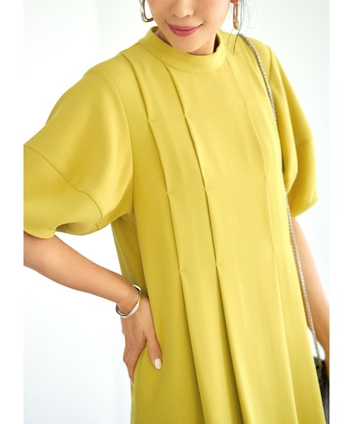 STYLE DELI(スタイルデリ)の「【LUXE】タック留めほおずきスリーブワンピース(ワンピース・レディース・ブルー/マスタード・01/02)」の16枚目の写真