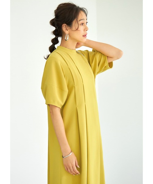 STYLE DELI(スタイルデリ)の「【LUXE】タック留めほおずきスリーブワンピース(ワンピース・レディース・ブルー/マスタード・01/02)」の9枚目の写真