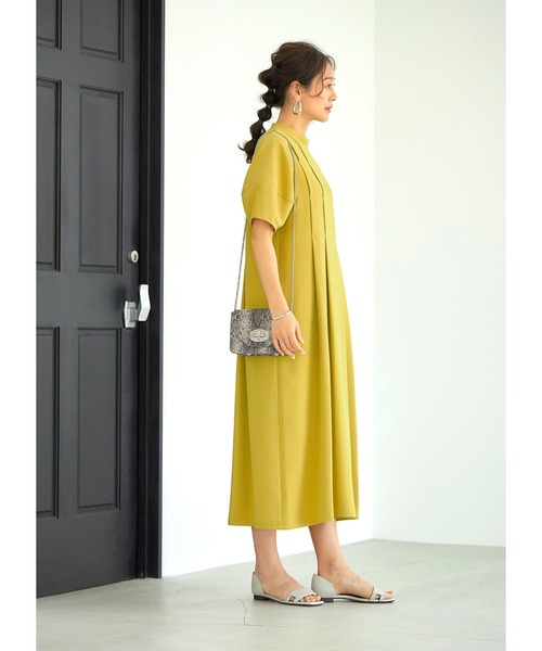 STYLE DELI(スタイルデリ)の「【LUXE】タック留めほおずきスリーブワンピース(ワンピース・レディース・ブルー/マスタード・01/02)」の7枚目の写真