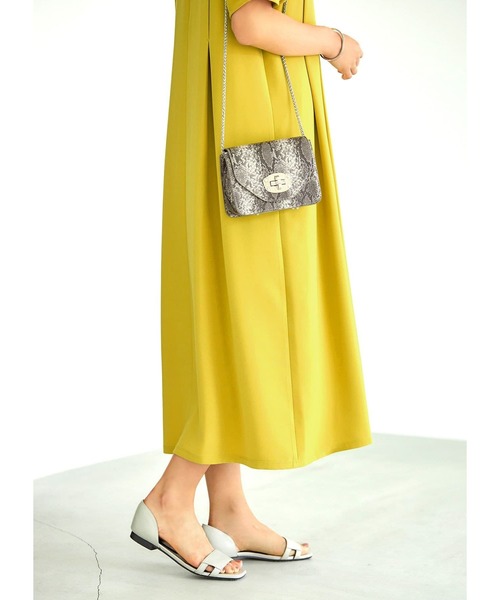 STYLE DELI(スタイルデリ)の「【LUXE】タック留めほおずきスリーブワンピース(ワンピース・レディース・ブルー/マスタード・01/02)」の3枚目の写真