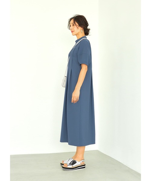 STYLE DELI(スタイルデリ)の「【LUXE】タック留めほおずきスリーブワンピース(ワンピース・レディース・ブルー/マスタード・01/02)」の4枚目の写真