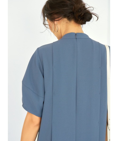 STYLE DELI(スタイルデリ)の「【LUXE】タック留めほおずきスリーブワンピース(ワンピース・レディース・ブルー/マスタード・01/02)」の18枚目の写真