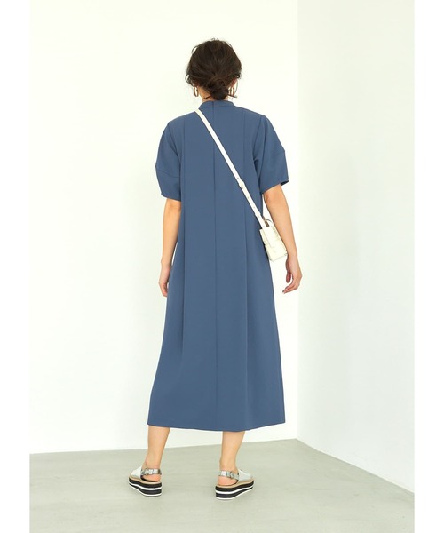 STYLE DELI(スタイルデリ)の「【LUXE】タック留めほおずきスリーブワンピース(ワンピース・レディース・ブルー/マスタード・01/02)」の13枚目の写真