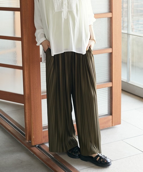 CRAFT STANDARD BOUTIQUE(クラフトスタンダードブティック)の「カットプリーツイージーパンツ *◆(その他パンツ・レディース・オレンジ/ブラック/カーキ・FREE)」の2枚目の写真