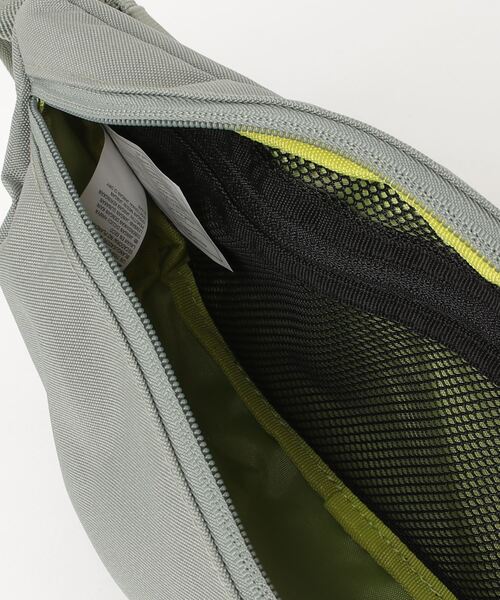 VOLCOM(ボルコム)の「VOLCOM MINI WAIST PACK(ショルダーバッグ・レディース・マルチ/カーキ・O/S)」の5枚目の写真