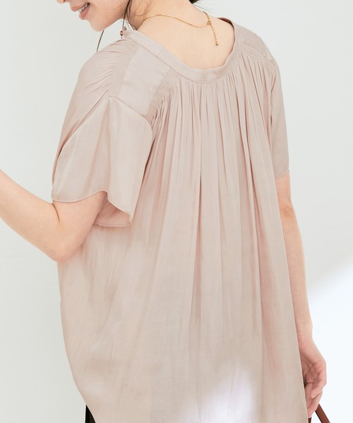 VIS（ビス）の「【接触冷感】【前後2WAY】割繊サテンギャザーブラウス（シャツ/ブラウス・レディース・イエロー系その他/オフホワイト/ピンク系その他2/ブラウン系その他2・FREE）」の16枚目の写真