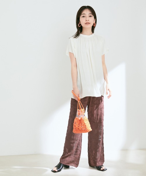 VIS（ビス）の「【接触冷感】【前後2WAY】割繊サテンギャザーブラウス（シャツ/ブラウス・レディース・イエロー系その他/オフホワイト/ピンク系その他2/ブラウン系その他2・FREE）」の18枚目の写真