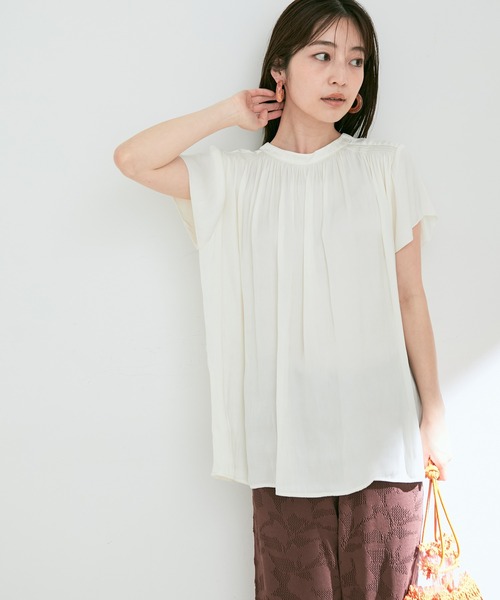 VIS（ビス）の「【接触冷感】【前後2WAY】割繊サテンギャザーブラウス（シャツ/ブラウス・レディース・イエロー系その他/オフホワイト/ピンク系その他2/ブラウン系その他2・FREE）」の21枚目の写真